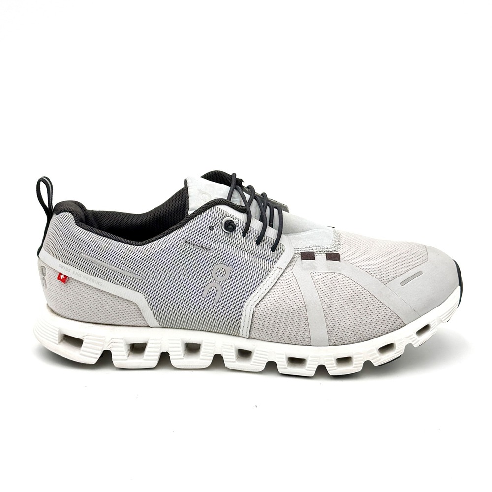 On Running Cloud 5 Waterproof Glacier White Sneakers 59.98837 Womens 9